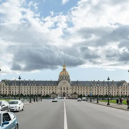 Appartement Luxe Au Centre Des Invalides Parijs